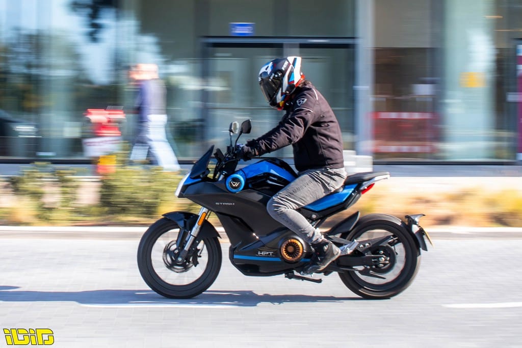 במבחן דרכים: רכיבה ראשונה על Vmoto STASH