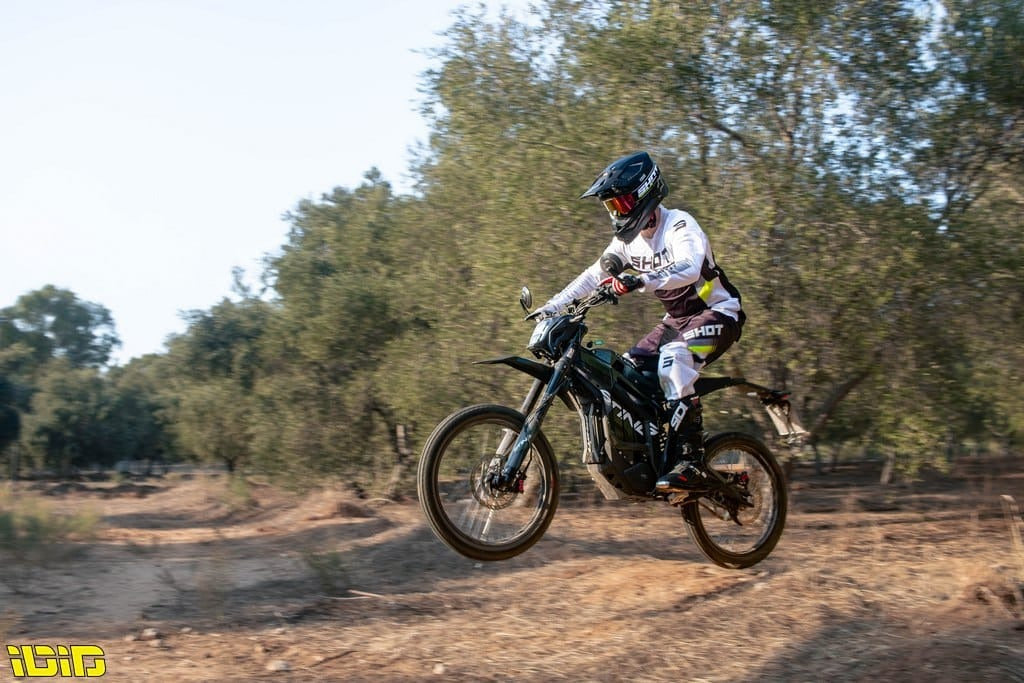 מבחן דרכים: טלריה סטינג R