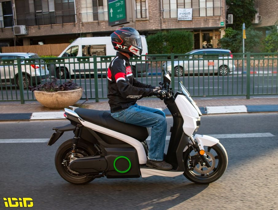 מבחן דרכים: קטנוע חשמלי Silence S01